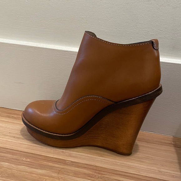 Chloe Wedge Platform Ankle Boots - Picture 5 of 9